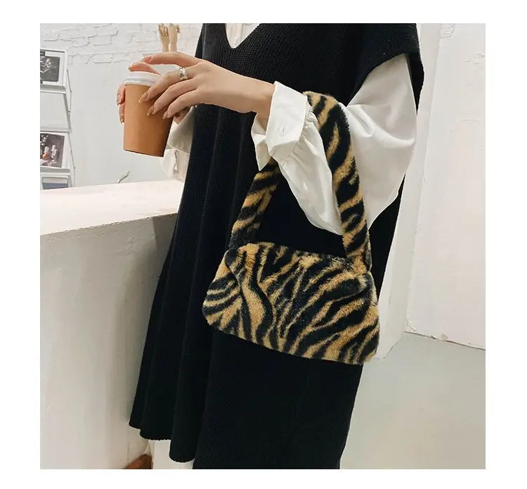 New Fluffy Totes Soft Plush Shoulder Underarm Bag Solid Color Purse Autumn Winter Handbag Women Lady Fashion Storage Pouch