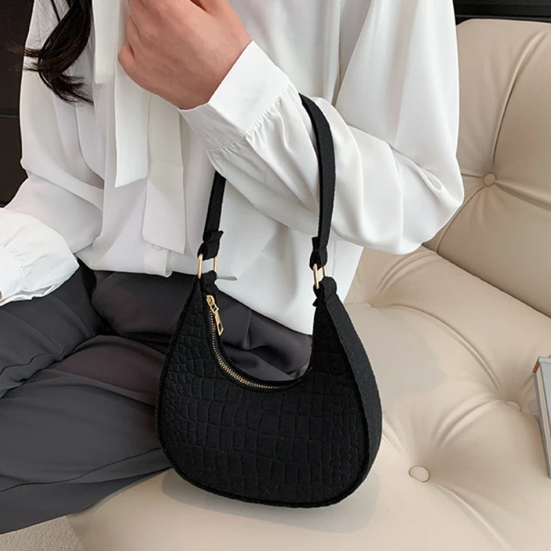 Retro Leisure Women's Handbag Pure Felt Fashion Underarm Bag Senior Design Women Shoulder Bag Designer Solid Color Dumplings Bag