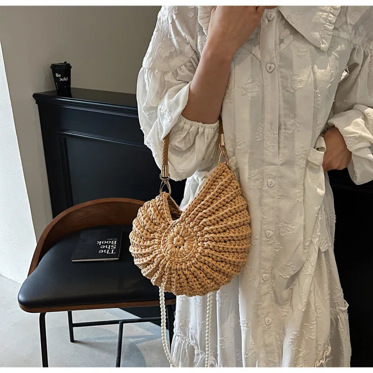 Creative Conch Shaped Crochet Women Shoulde Bags Funny Cute Pearls Chains Handmade Weave Crossbody Bag Novelty Small Handbags