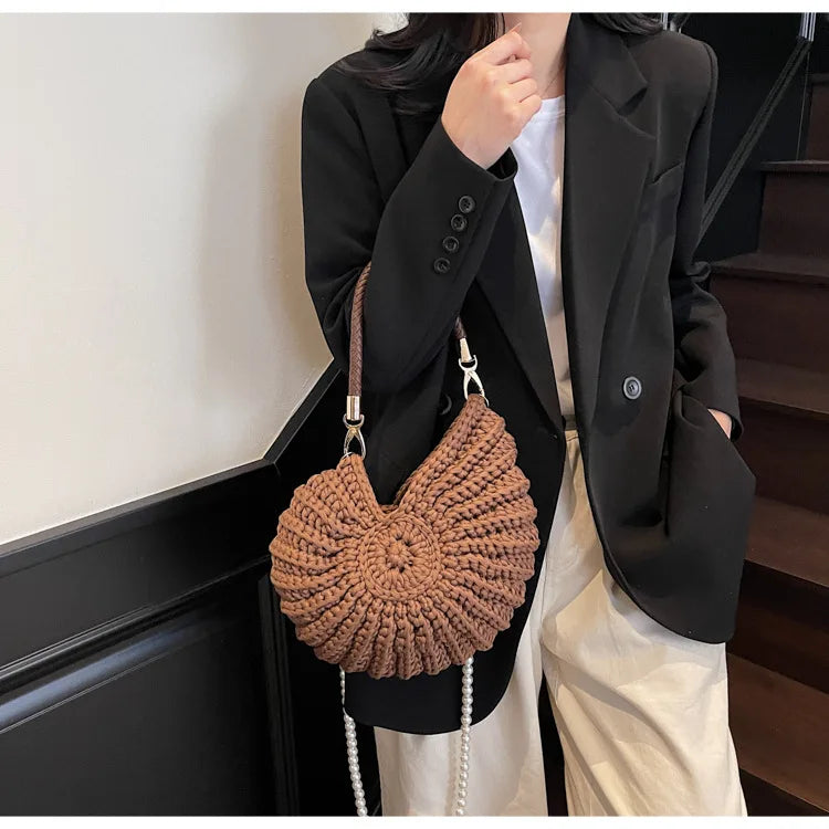 Creative Conch Shaped Crochet Women Shoulde Bags Funny Cute Pearls Chains Handmade Weave Crossbody Bag Novelty Small Handbags