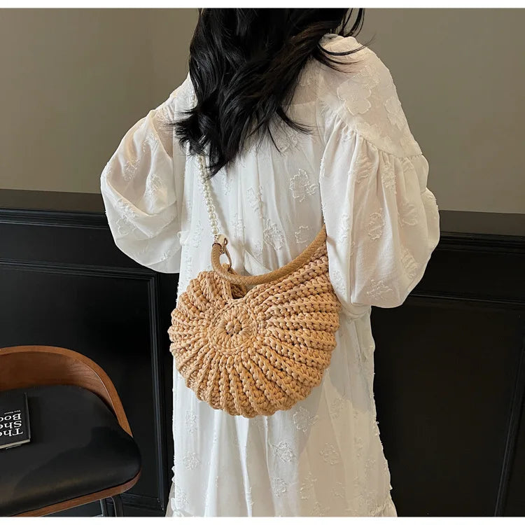 Creative Conch Shaped Crochet Women Shoulde Bags Funny Cute Pearls Chains Handmade Weave Crossbody Bag Novelty Small Handbags